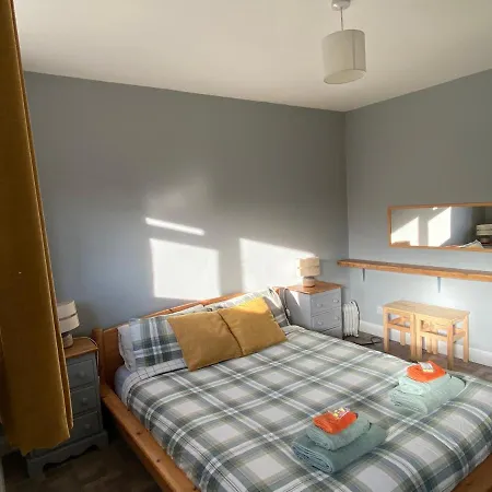 The Annexe Apartment *